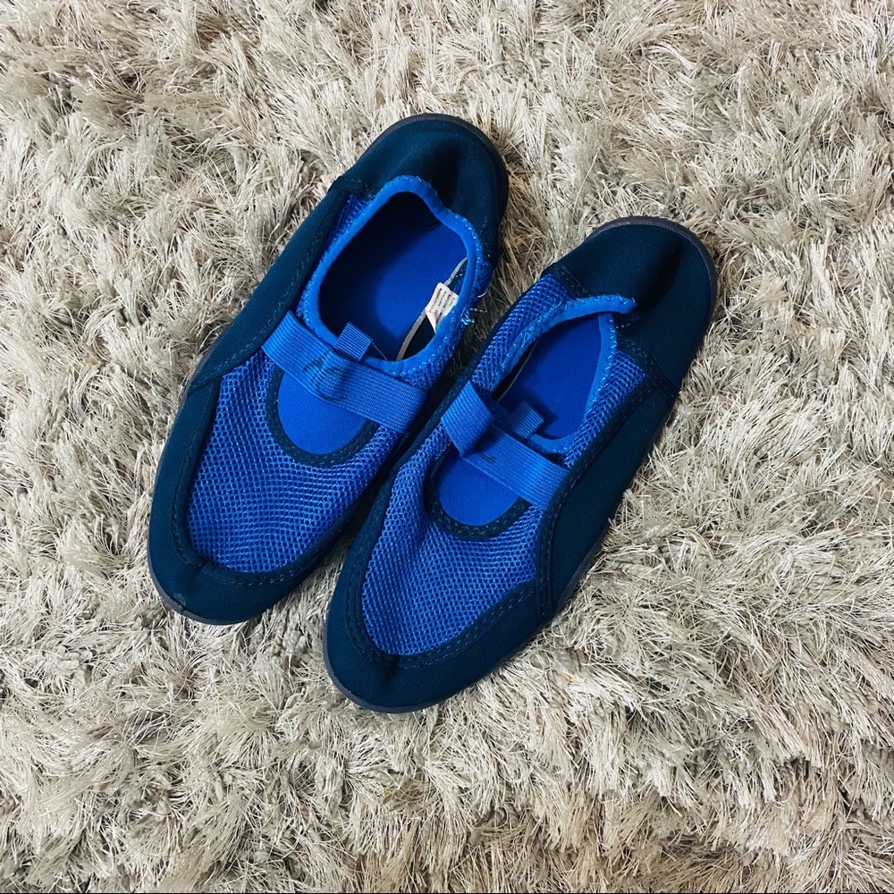 Wonder nation blue water shoes